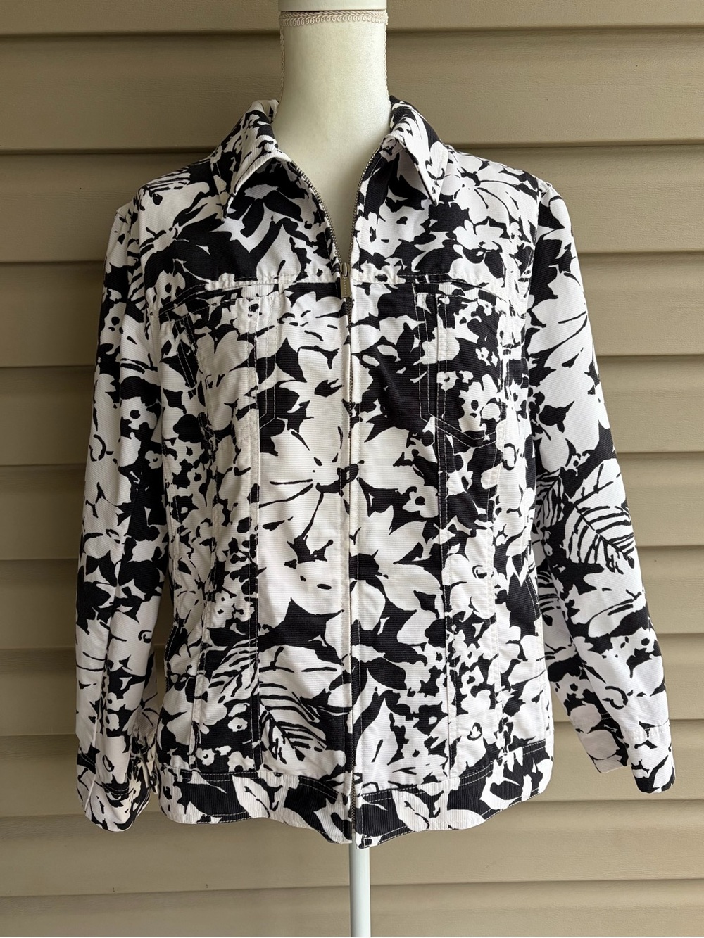 •Jones New York• Black/White Floral Cotton Utility Jacket - Size 1X